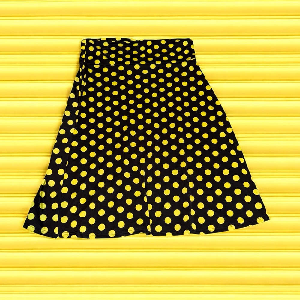 Stylish Black and Yellow Polka Dot Skirt Lularoe M-L